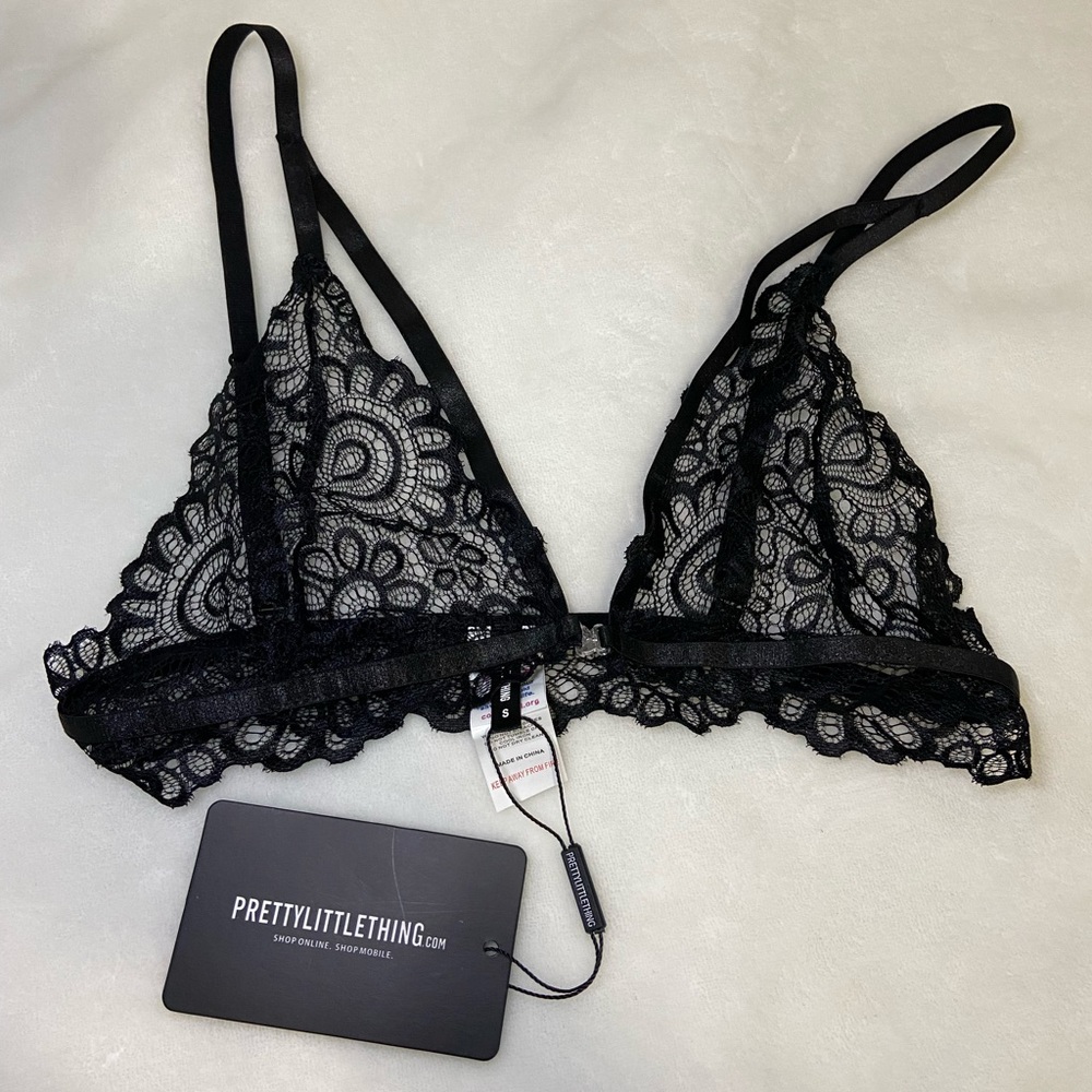 PrettyLittleThing Black Daisy Lace Harness Front Hook Bra - Picture 1 of 5
